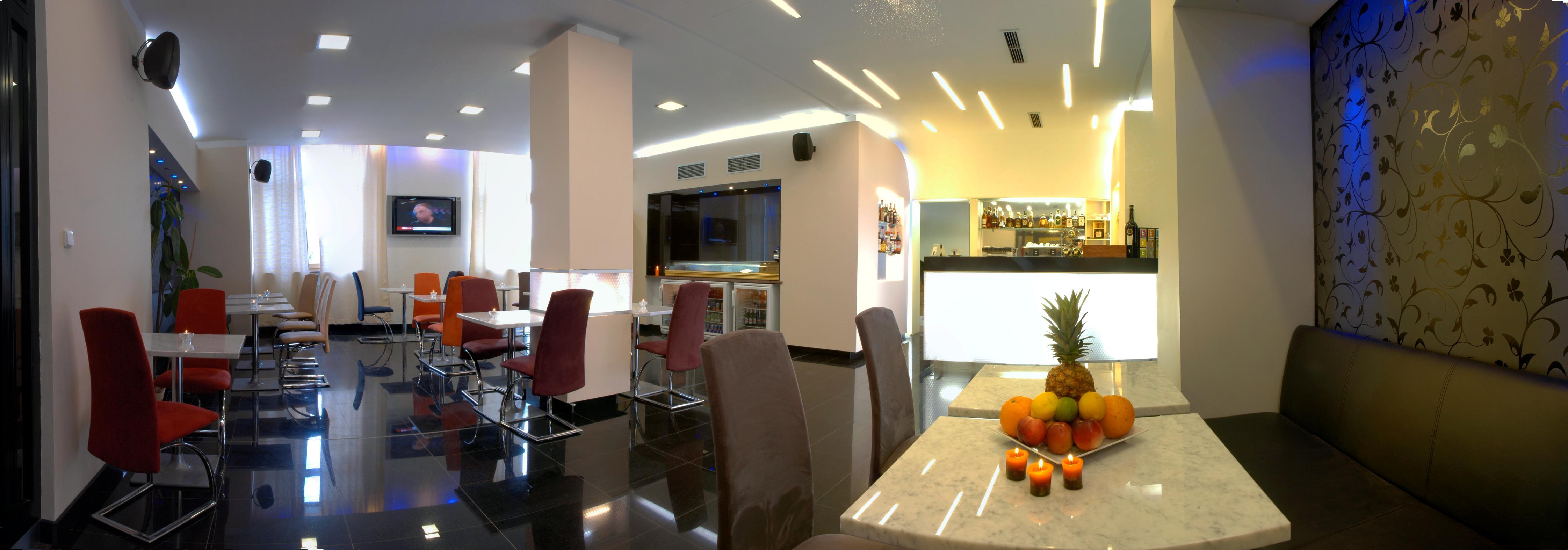 Relax Inn Prague Extérieur photo